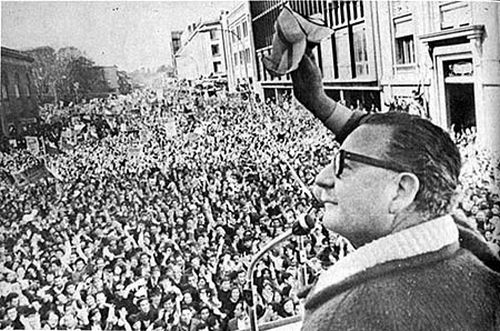 allende-folla.jpg