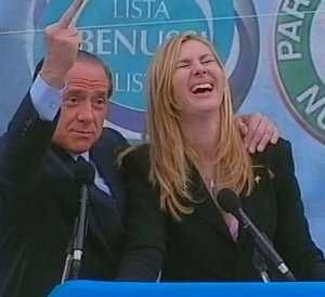 berlusconi_dito.jpg