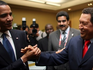 chavez.obama.stretta.mano.jpg